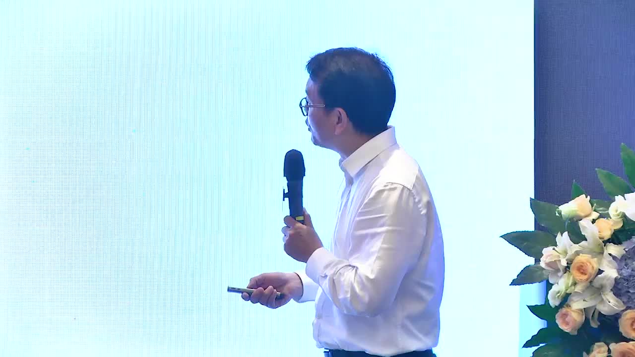 《以每个用户为中心的智能制造和服务》 杨旸 上海科技大学 教授